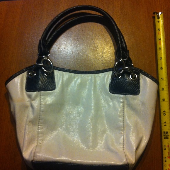 Kathy van zeeland handbag . - Picture 2 of 4