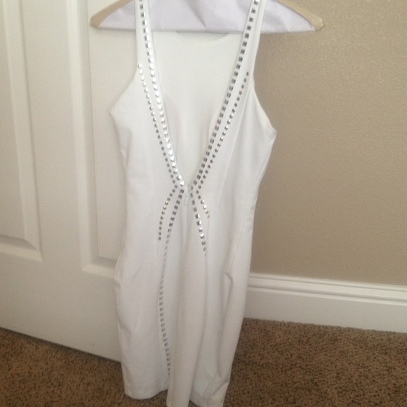 BEBE .like new. White dress - Picture 2 of 4