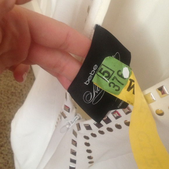 BEBE .like new. White dress - Picture 3 of 4