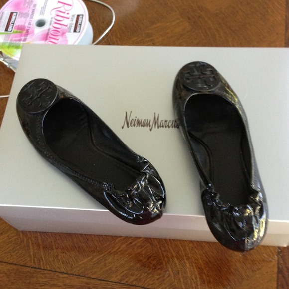 Black patent Tory burch flats. Worn maybe twice!