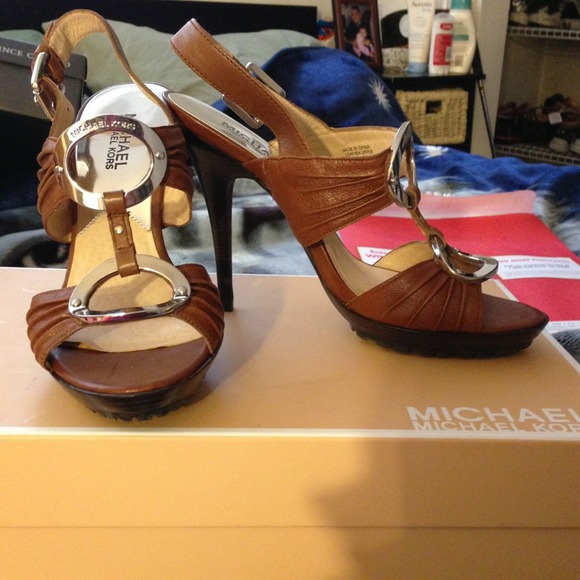 SOLD IN BUNDLE! - Picture 2 of 4