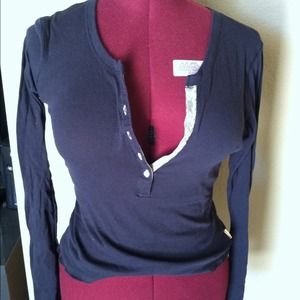 Hollisterlong sleeve shirt