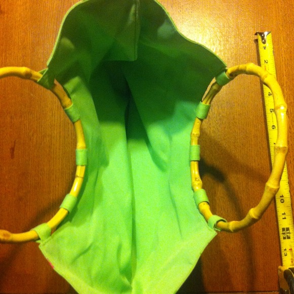 Green hello kitty handbag - Picture 2 of 2