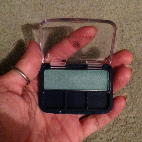 Eye shadow
