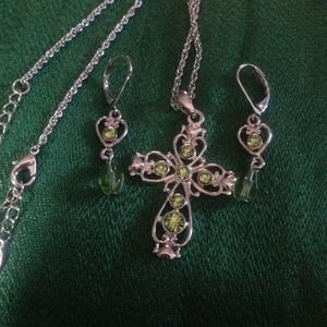 Necklace and earring set