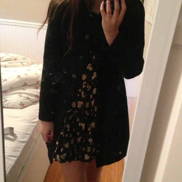 🚫SOLD🚫Peter Pan Collared Black Coat - Picture 4 of 4