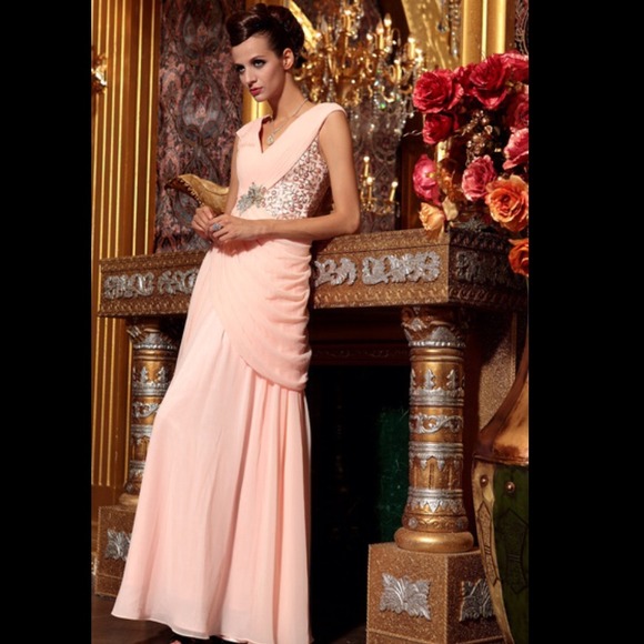 PEACH PROM DRESS! - Picture 2 of 4