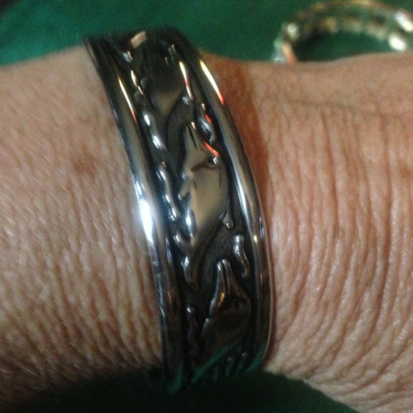 Bracelets - Picture 2 of 2