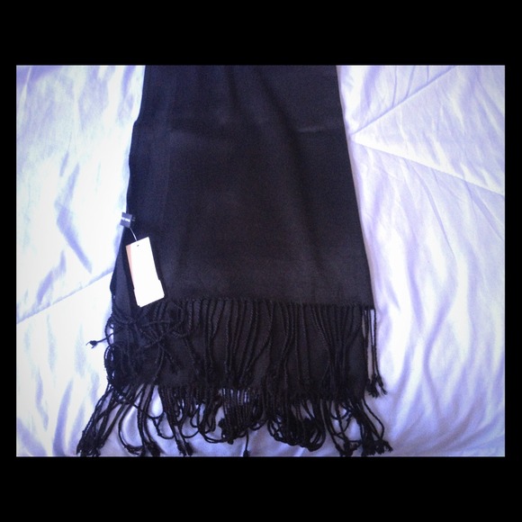 Brand new black shaw☀