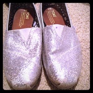 Silver sparkly toms