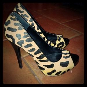 Leopard print ALDO Peep Toe Pumps
