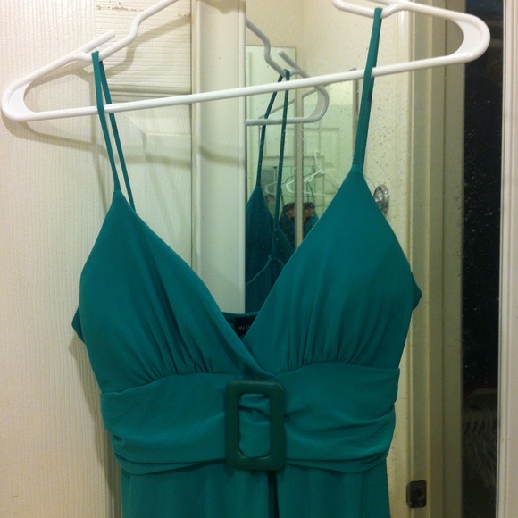 Green spaghetti strap top - Picture 2 of 2
