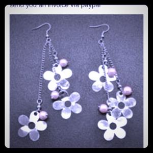 Paparazzi dangle flower earrings