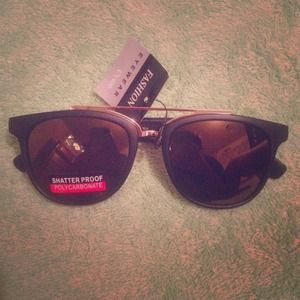 🚫BUNDLED🚫Gold Lens Sunglasses