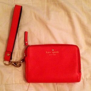 KATE SPADE BRIGHTSPOT AVENUE JULIA WRISTLET