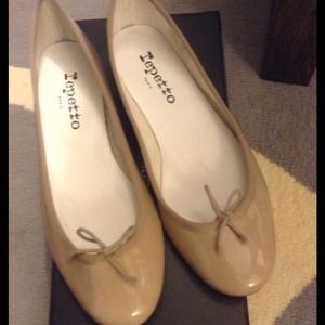 Repetto nude color flats
