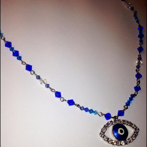 Crystal beaded eye necklace
