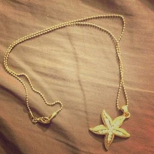 Starfish shaped gold rhinestone necklace