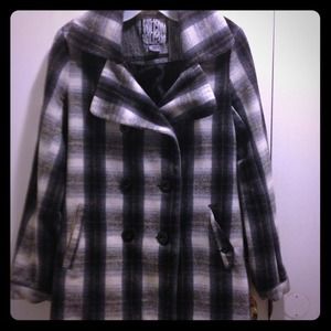 Very cute peacoat!