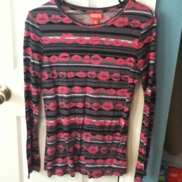 Lipstick shirt