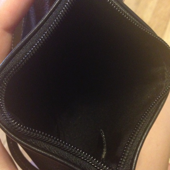 SOLD New black leather Coach wristlet - Picture 3 of 3