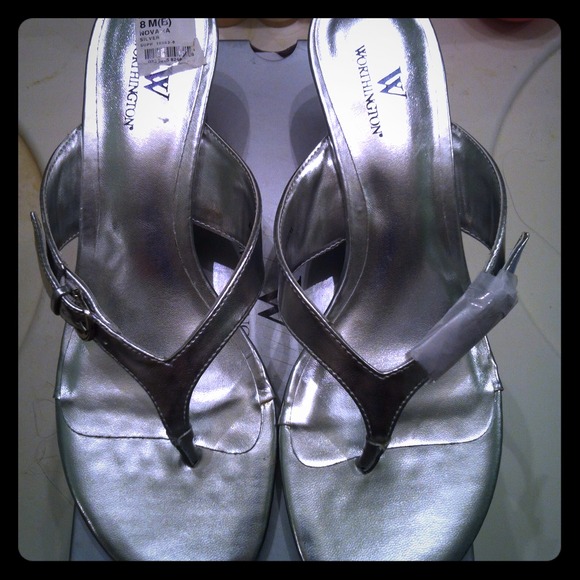 New kitten heels sandals