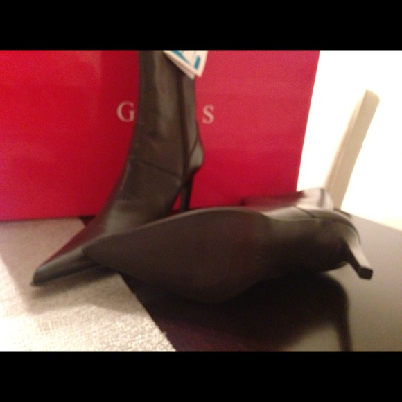 Guess Boots! Brand New! Never wore it before! $60 - Picture 3 of 3