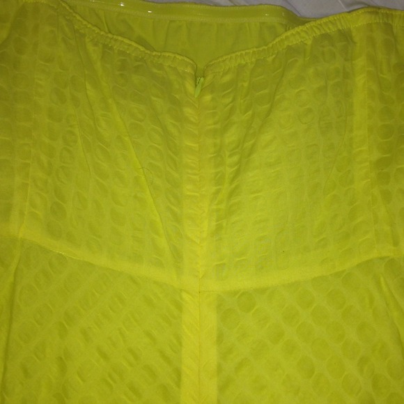 ⛔️SOLD in bundle⛔️ Neon yellow dress - Picture 2 of 4