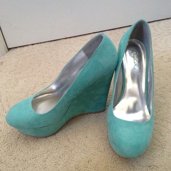 Bundled!!! Adorable teal wedges - Picture 3 of 4