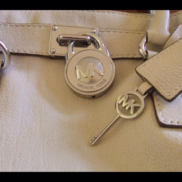 🎀💯% Authentic MK🎀Hamilton