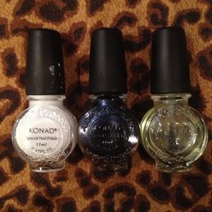 Konad plate/polishes