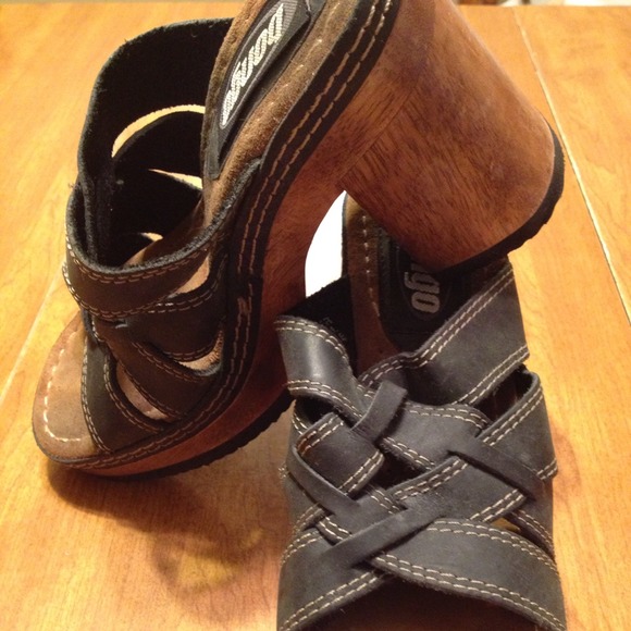 Shoes - Picture 2 of 2