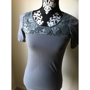 Short sleeved laced large shirt