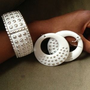 Earrings & bangle set