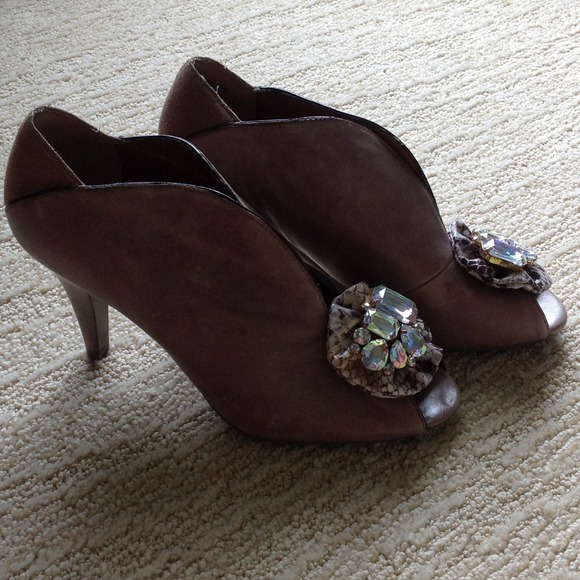 Super cute Poetic Licence heels.