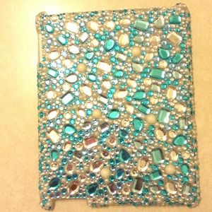 Sold!!!!iPad 2 case used...rhinestones and pearls.