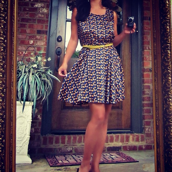 ⛔Bundled⛔✨ HOST PICK✨skater dress with open back. - Picture 2 of 4