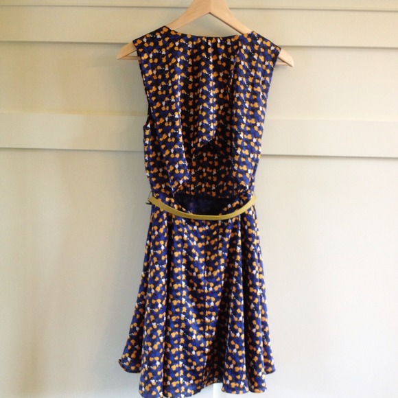 ⛔Bundled⛔✨ HOST PICK✨skater dress with open back. - Picture 4 of 4