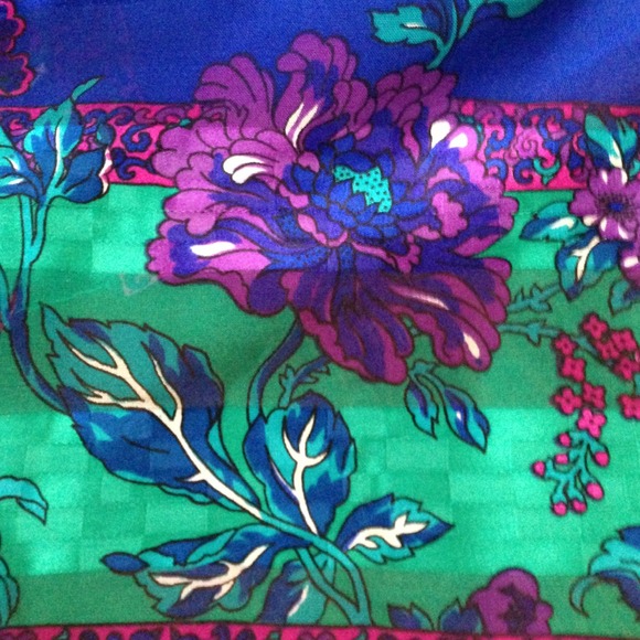 Rectangular scarf - Picture 2 of 4
