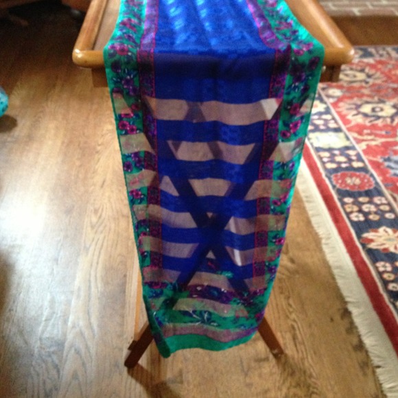Rectangular scarf - Picture 4 of 4