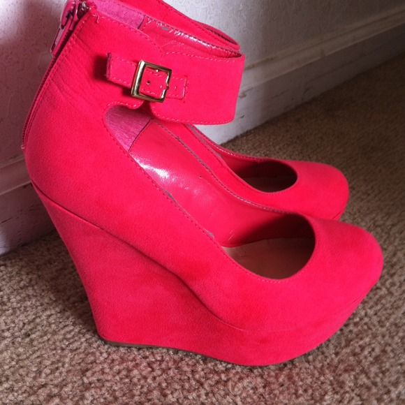 Shoes - Picture 1 of 2