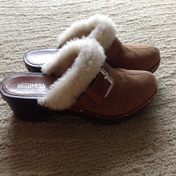 Darling Michael Michael Kors clogs.