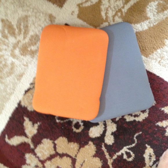 Brand New IPad  Covers Bundle! - Picture 2 of 4