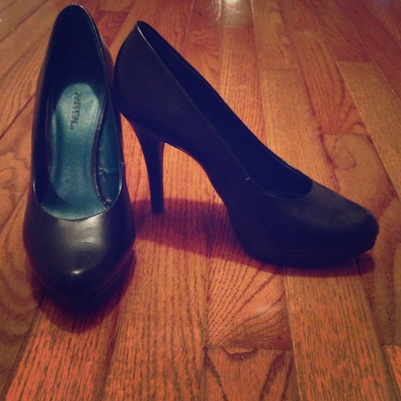 XAppeal Shoes Black Leather Pumps W Almond Shaped Toe Poshmark