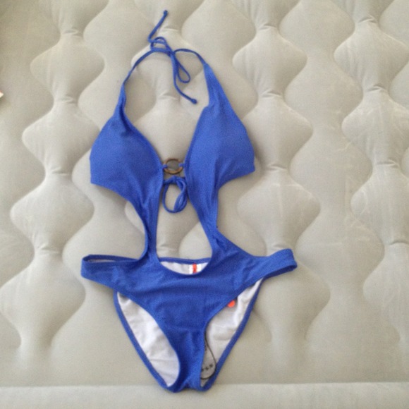 Apollo Swimwear Other - NWT lightly padded swimsuit- M