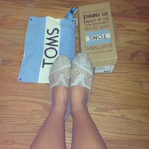 toms moroccan crochet black