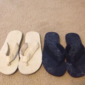 Aeropostale flip flops