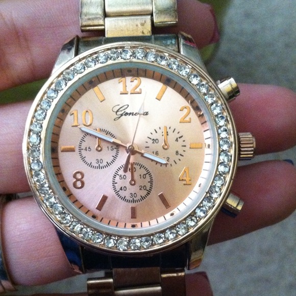 Geneva Rose Gold Watch - Picture 3 of 4