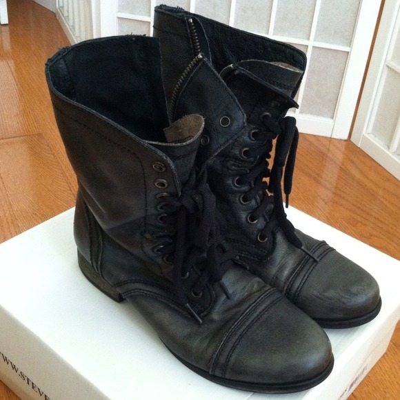Steve Madden Troopa boot