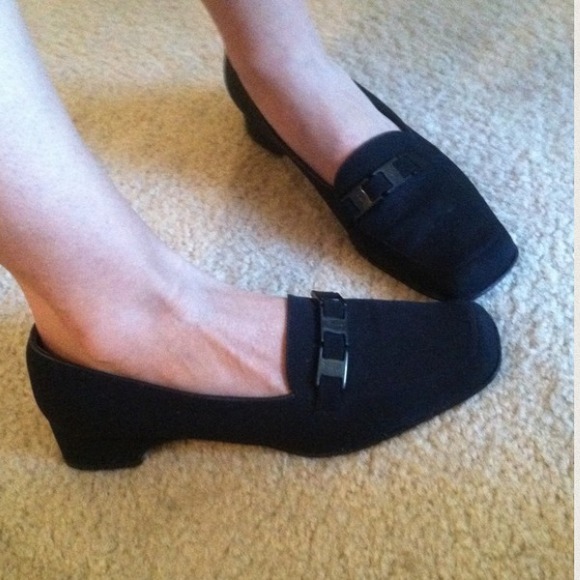 Salvatore Ferragamo Shoes - FERRAGAMO WORK FLATS 1" HEEL BLACK LOAFERS IN EUC!